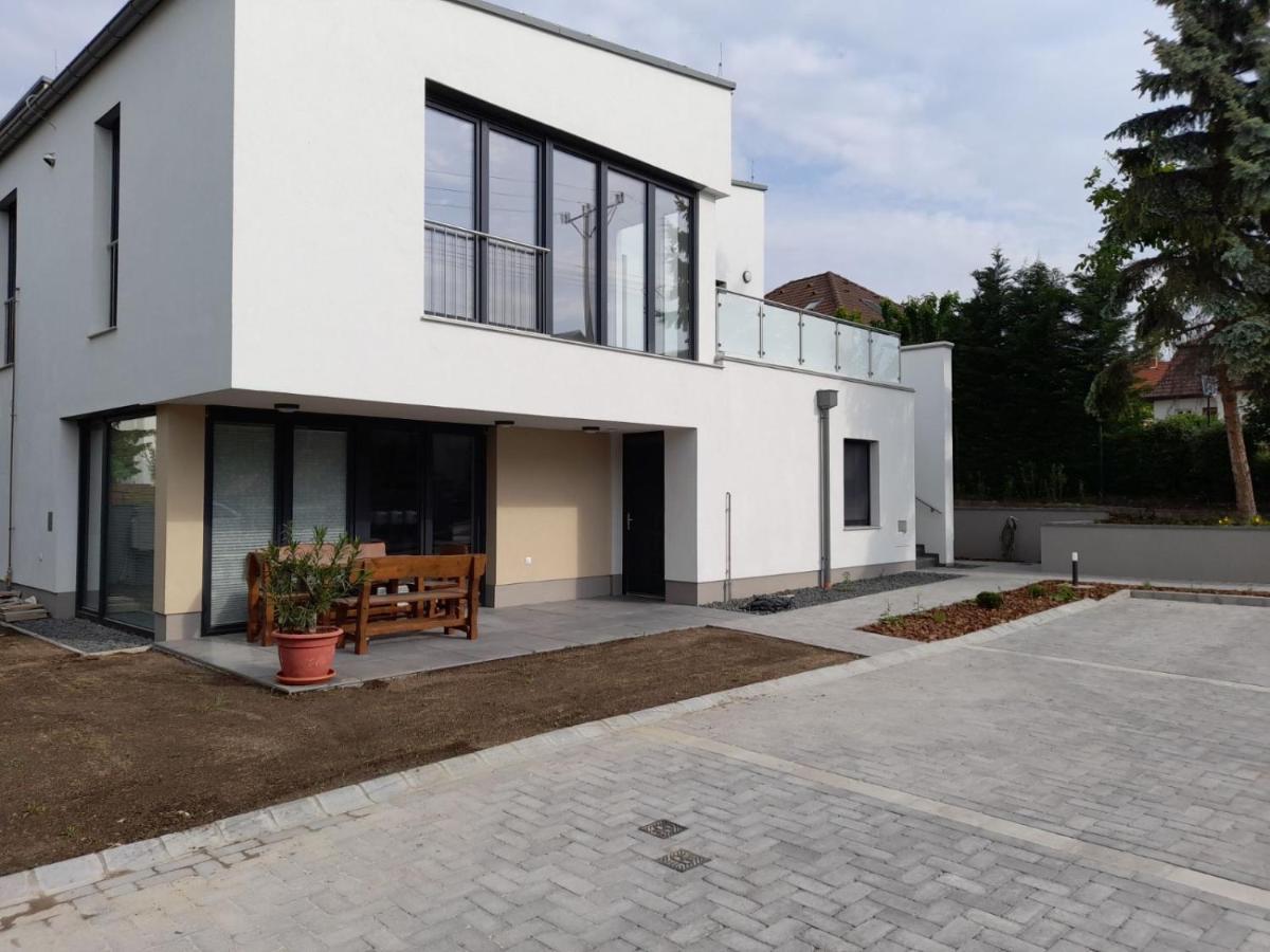 Kempi Kuckoja Balatonalmádi Exteriör bild