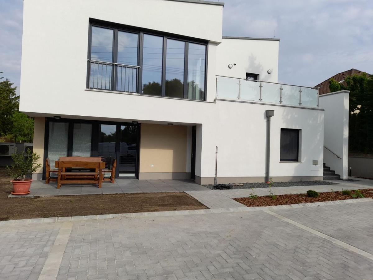 Kempi Kuckoja Balatonalmádi Exteriör bild