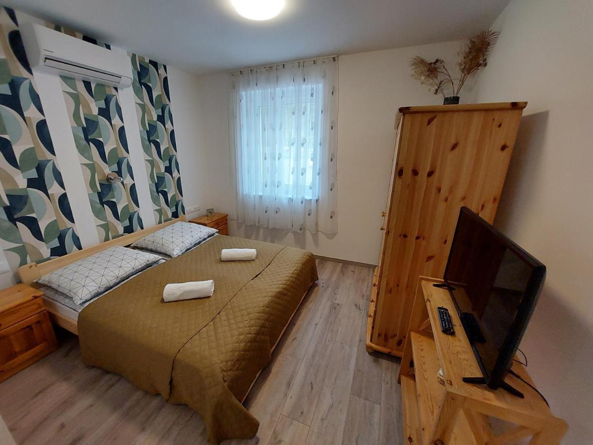 Kempi Kuckoja Balatonalmádi Exteriör bild
